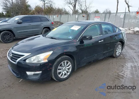 2015 Nissan Altima 2.5 S z USA, uszkodzony, nr VIN 1N4AL3AP0FC266821